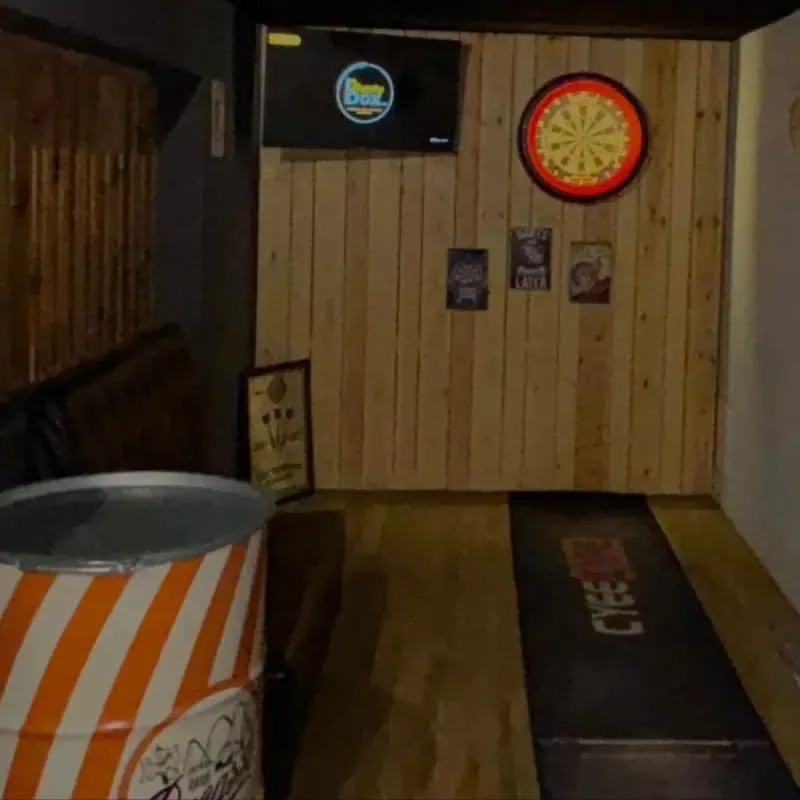 Cible de fléchettes connectées à Valenciennes Divertybox véritables cibles en liège et fléchettes en acier. Tournoi les mercredi