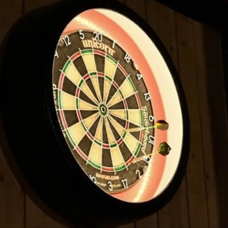 Cible de fléchettes connectées à Valenciennes Divertybox véritables cibles en liège et fléchettes en acier. Tournoi les mercredi